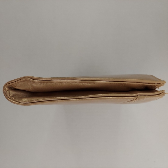 Vintage Bueno Champagne Gold Clutch Bag Price Firm - Picture 5 of 15